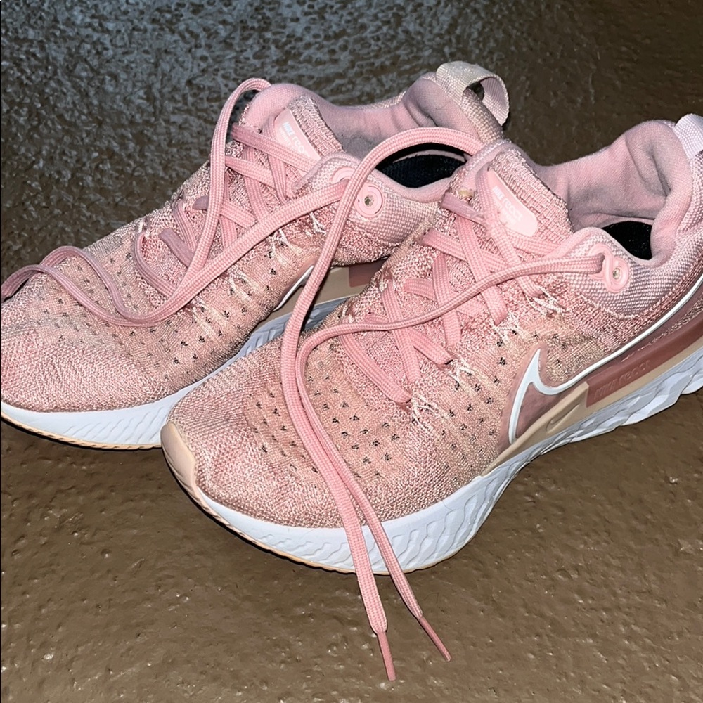 NIB Nike Women's Pink Running Shoes